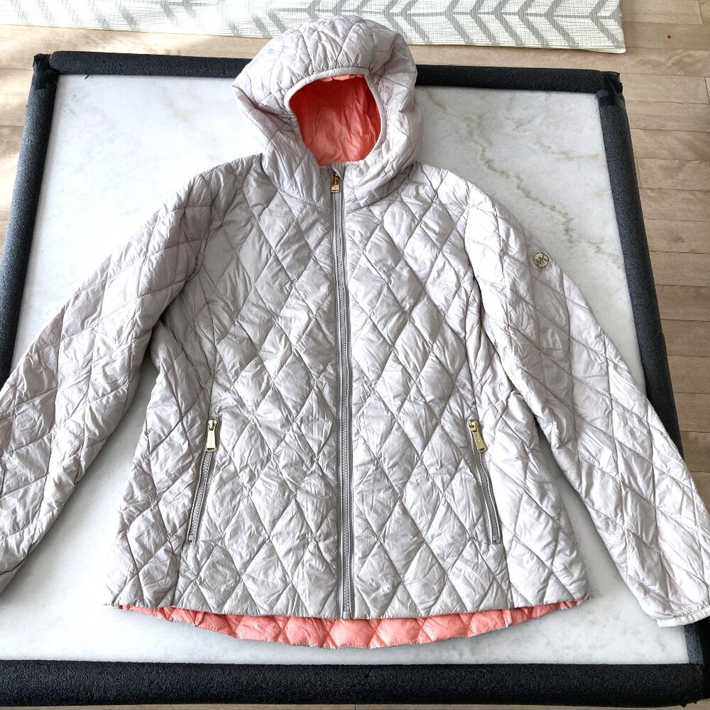 Michael Kors lightweight down jacket / diamond puffer coat, grey / beige colour
